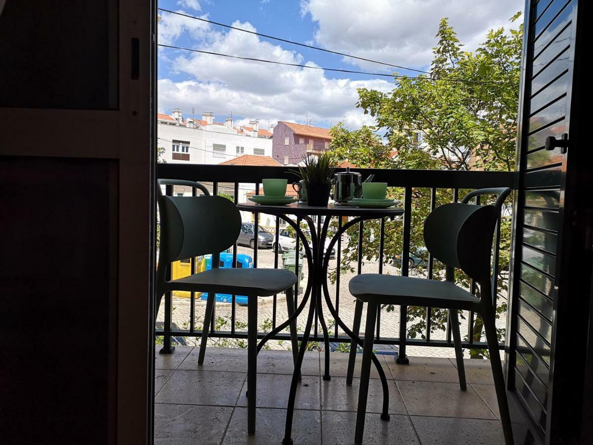 Caparica Beach House Holiday Home コスタ・ダ・カパリカ エクステリア 写真